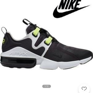 NEW IN BOX NIKE AIR MAX INFINITY